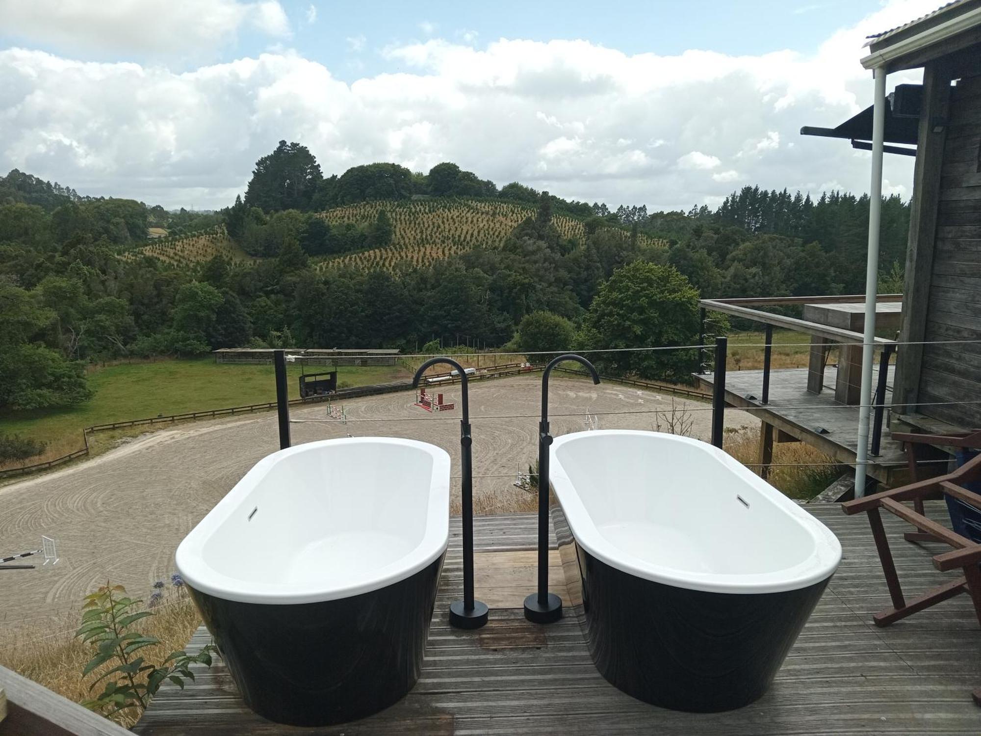 Oakridge Glamping Hotel Rotorua Exterior photo